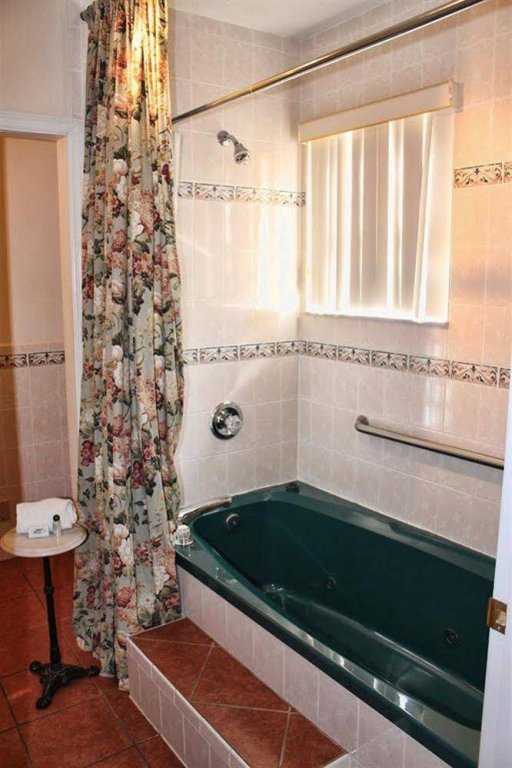 Фото Old City House Inn and Restaurant