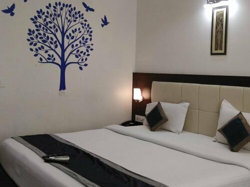 Внешний вид отеля Hotel Taj Heights в Агре, фото 5