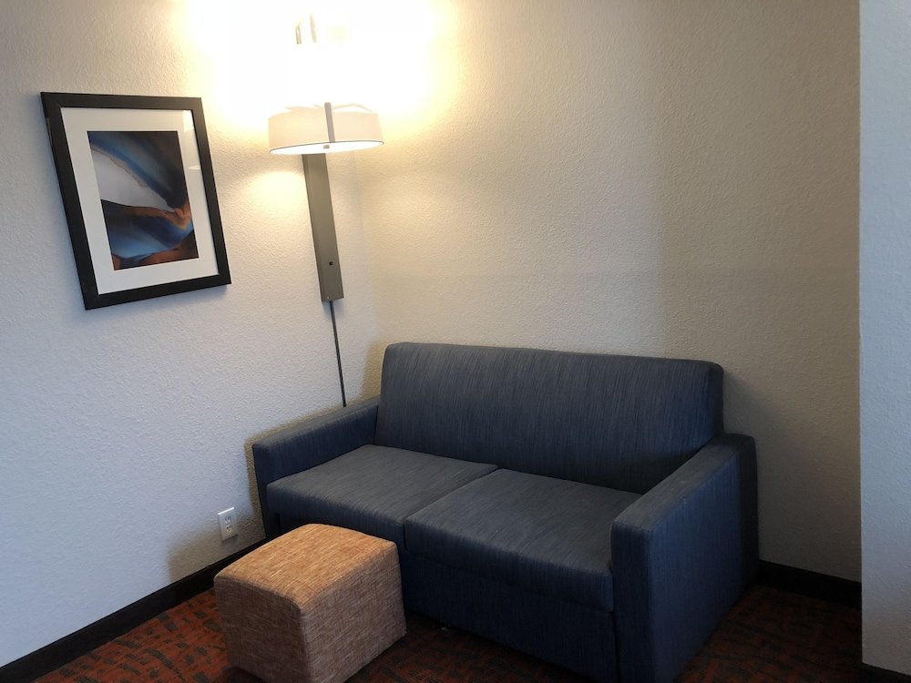 Фото Holiday Inn Express Metropolis, an Ihg Hotel