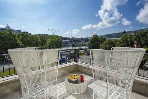 Гостиница Ambasadori в Тбилиси