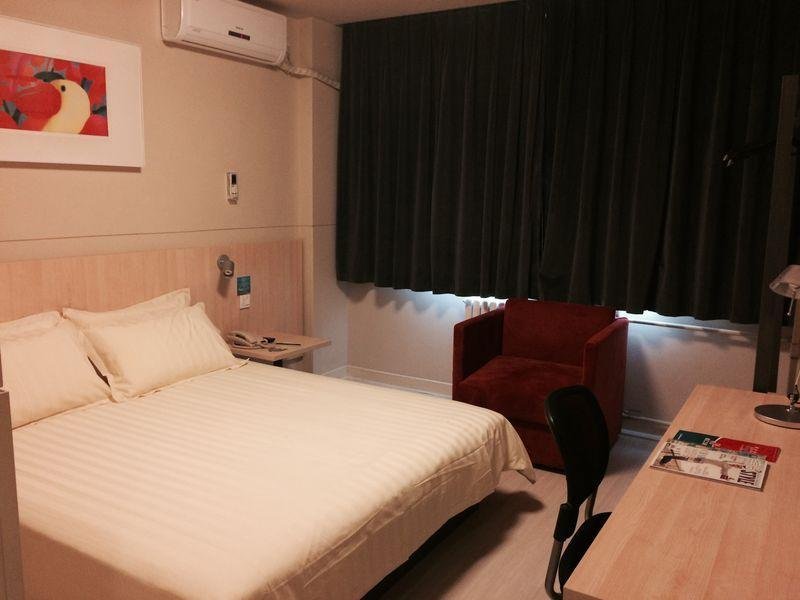 Фото Jinjiang Inn (Ji'nan Jingshi Road Qianfoshan)