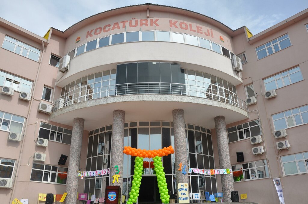 Primary school Kocaturk Schools, Izmir, photo