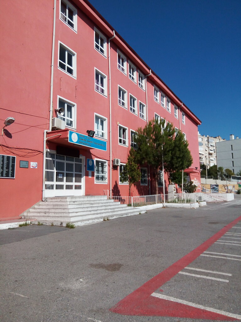 School Cahide Ahmet Dalyanoglu Middle School, Izmir, photo