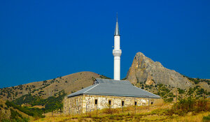 Мечеть Биюк-Таракташ (Республика Крым, городской округ Судак, село Дачное), мечеть в Республике Крым