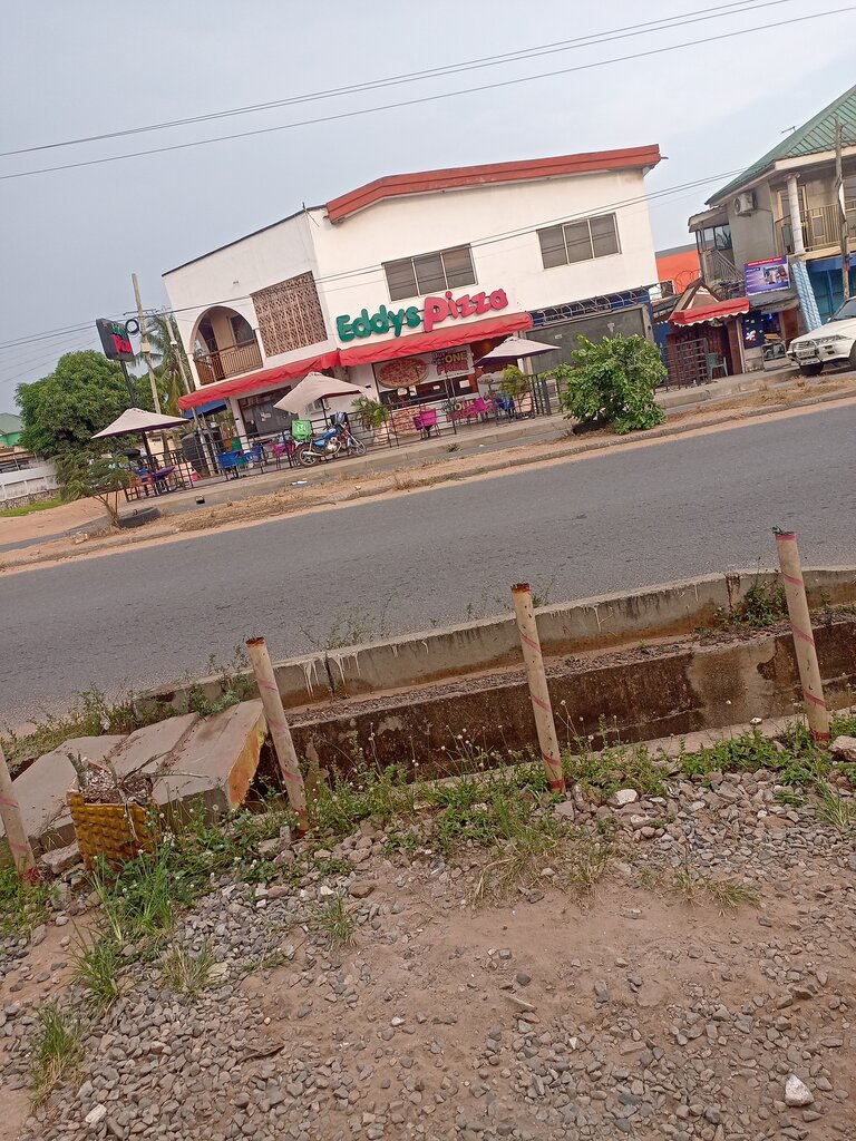 Pizzeria Eddy's Pizza, Accra, photo