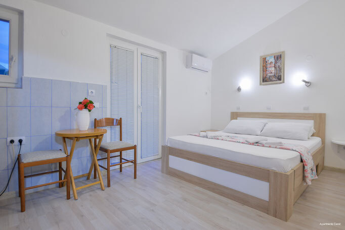 Фото Apartments Čenić