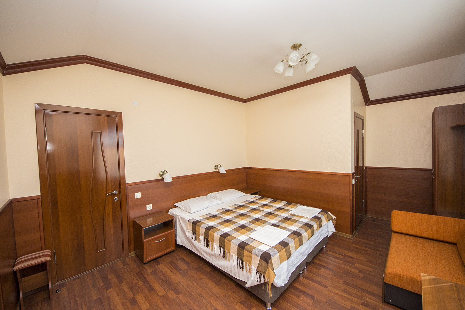 Фото Семейный на Трудящихся