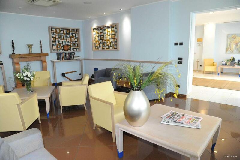 Фото Hotel Chiaraluna