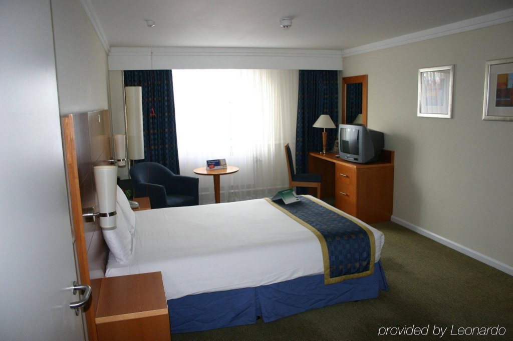 Фото Holiday Inn London - Sutton, an Ihg Hotel