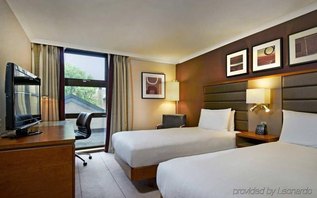 Фото Hilton London Kensington