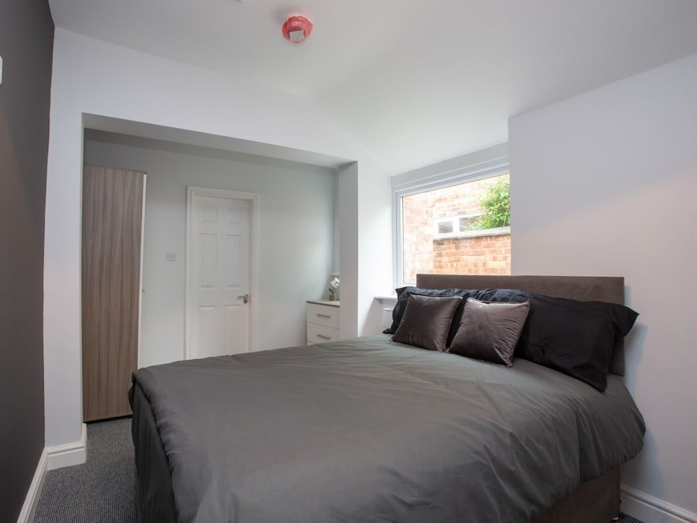 Фото Crewe Rooms Ruskin Road