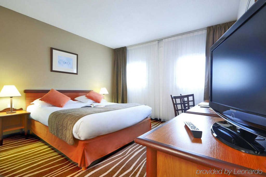 Фото Mercure Marne la vallée Bussy St Georges