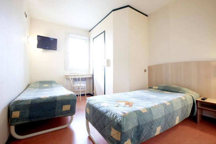 Фото The Originals City, Angers Sud – Le Village 49