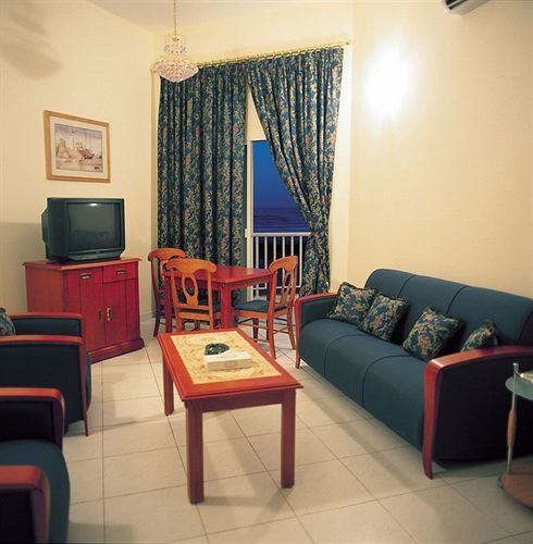 Фото Umm Al Quwain Beach Hotel