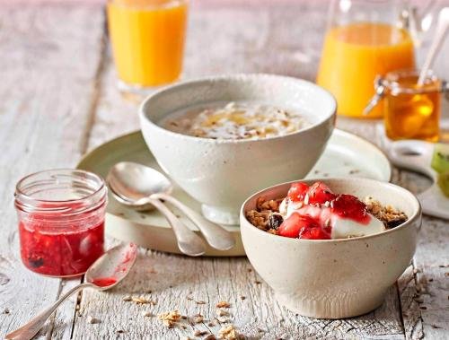 Фото Premier Inn London Hendon - The Hyde