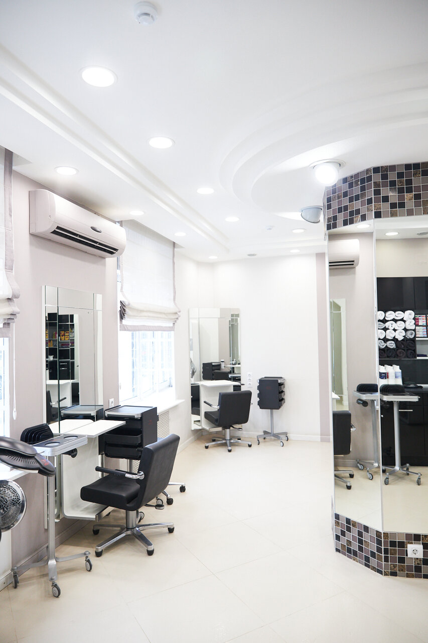 «9 популярных салонов красоты Петрозаводска» фото материала