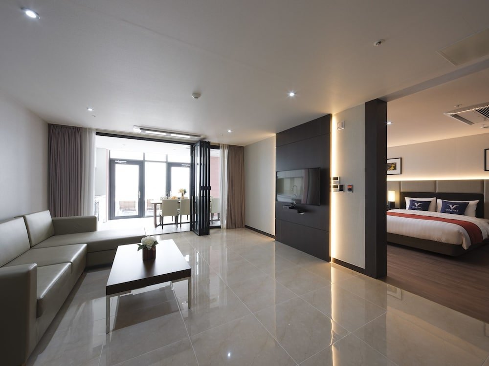 Фото Yeosu Venezia Hotel & Resort