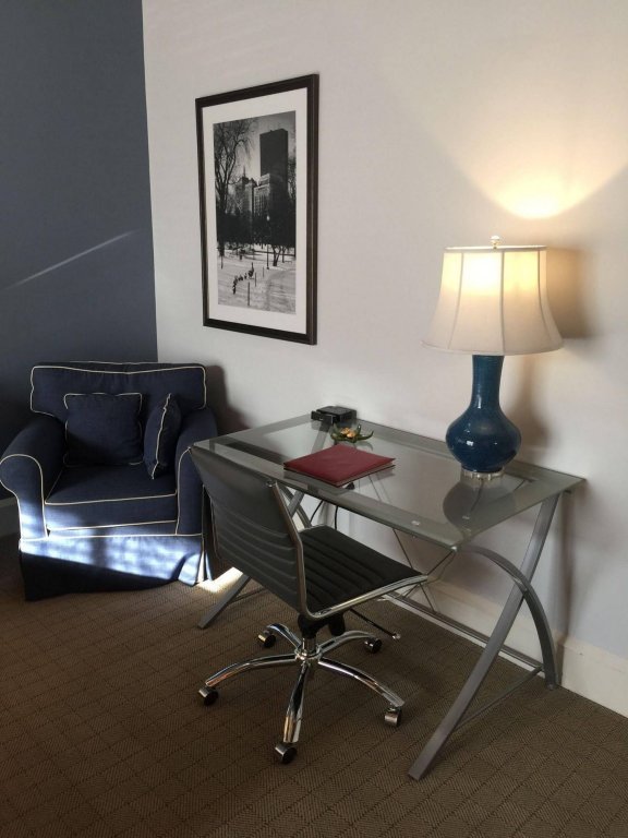 Фото Boston Yacht Haven Inn & Marina