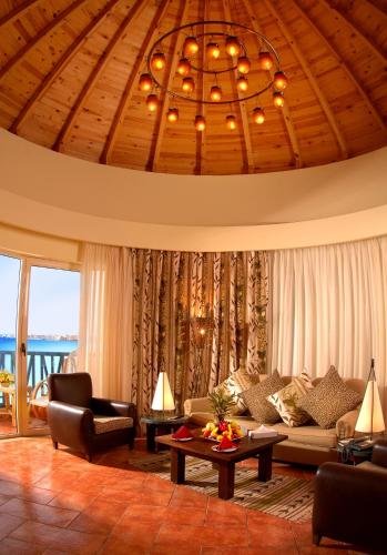 Фото Carols Beau Rivage Hotel