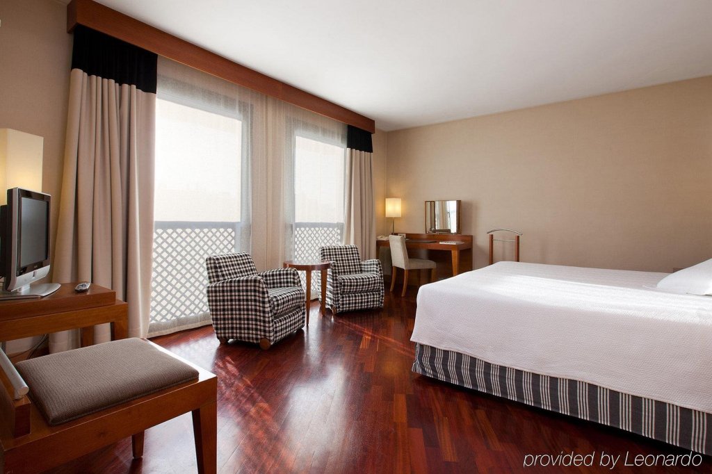 Фото Nh Málaga Hotel