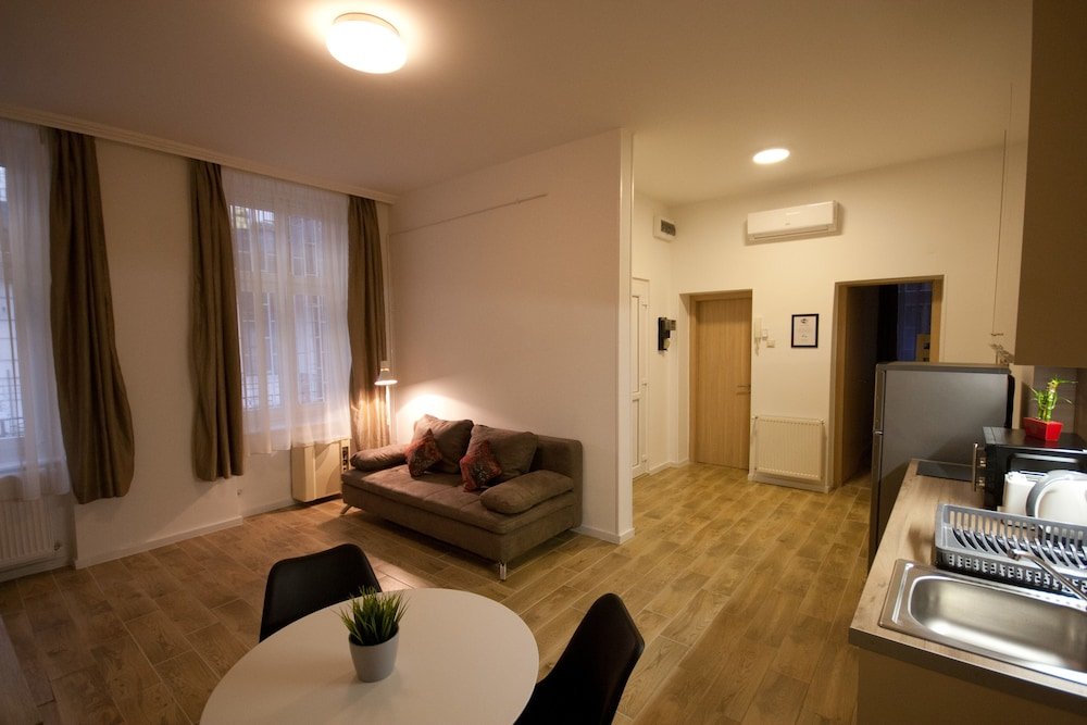 Фото Friends Hostel and Apartments Budapest