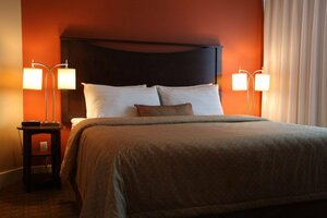 Гостиница Rosedale on Robson Suite Hotel