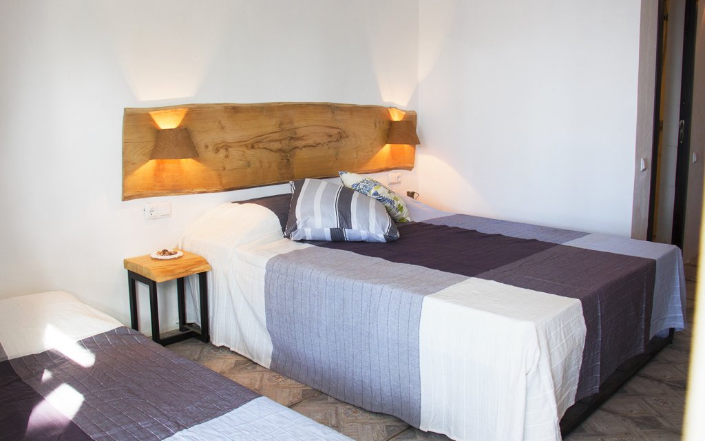 Фото Simple Pleasures Hotel