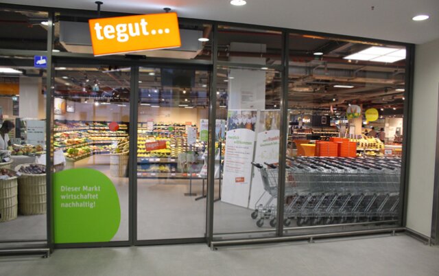 Supermarket Tegut... gute Lebensmittel, Frankfurt am Main, photo