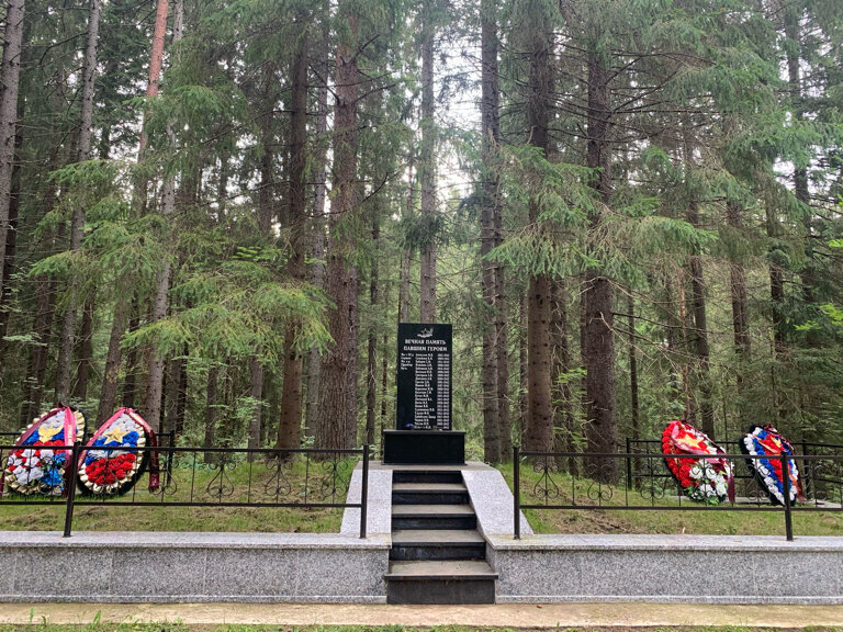 Памятник, мемориал Братская могила, Санкт‑Петербург и Ленинградская область, фото