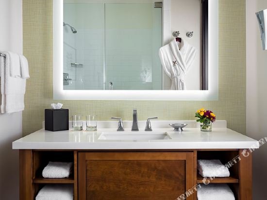 Фото The Ambrose Hotel