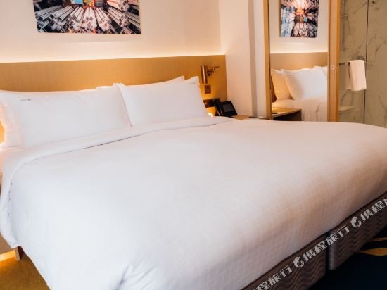 Фото Holiday Inn Golden Mile