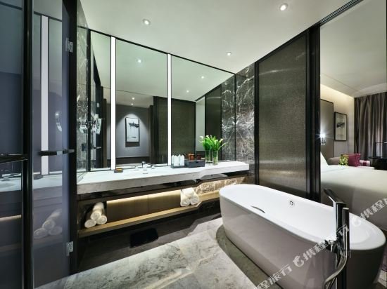 Фото Crowne Plaza Wuxi Lake View, an Ihg Hotel