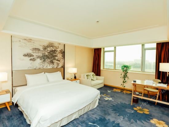 Фото Sovereign Hotel