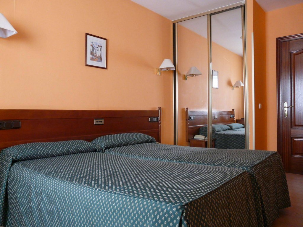 Фото Hotel San Jacobo