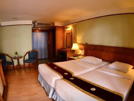 Фото Silom Village Inn