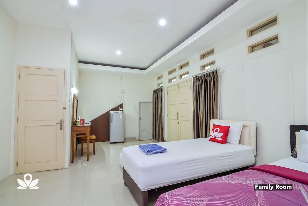 Hotel Zen Rooms Basic Gor Cikutra, Bandung, photo
