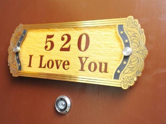 Фото Hallmark Crown Hotel