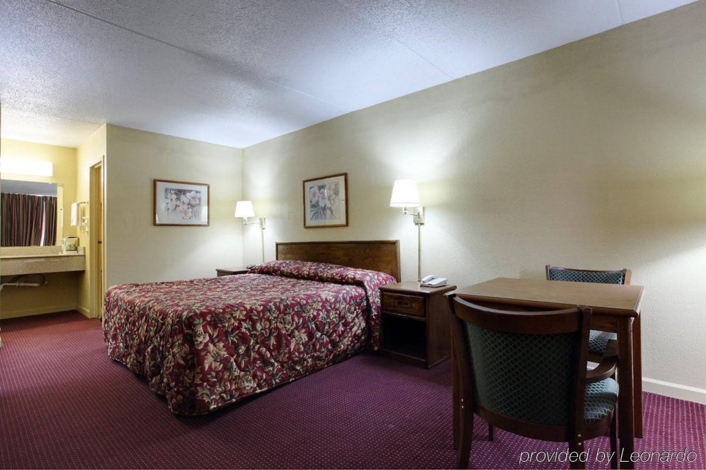 Фото Americas Best Value Inn & Suites Greenville