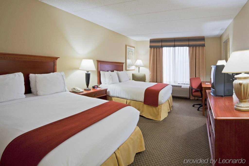 Фото Holiday Inn Express And Suites Fort Wayne