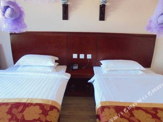 Фото Golden Chopstick Hotel