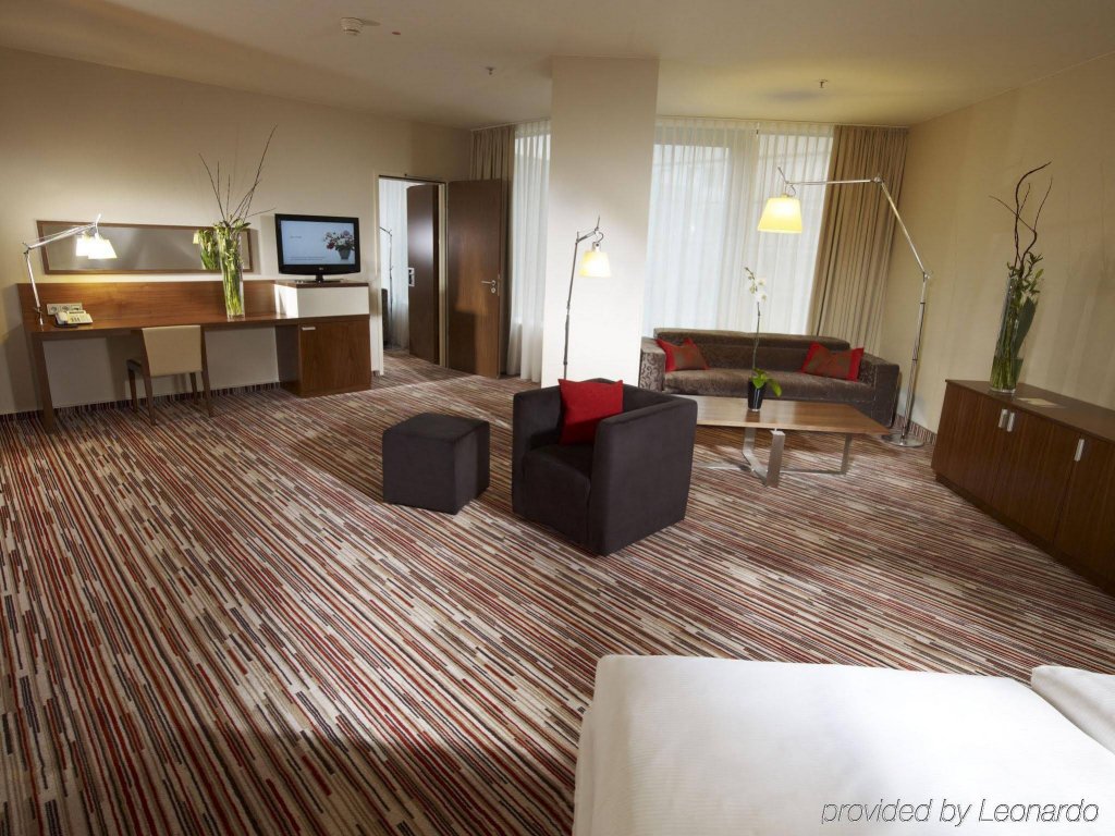 Фото Clayton Hotel Düsseldorf