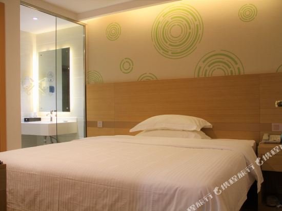 Фото GreenTree Inn GuiLin LinGui District JinShan Square JinShui Road Express Hotel