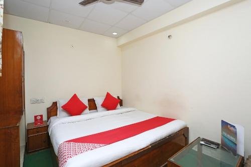 Фото Oyo 16897 Hotel Shubham Continental