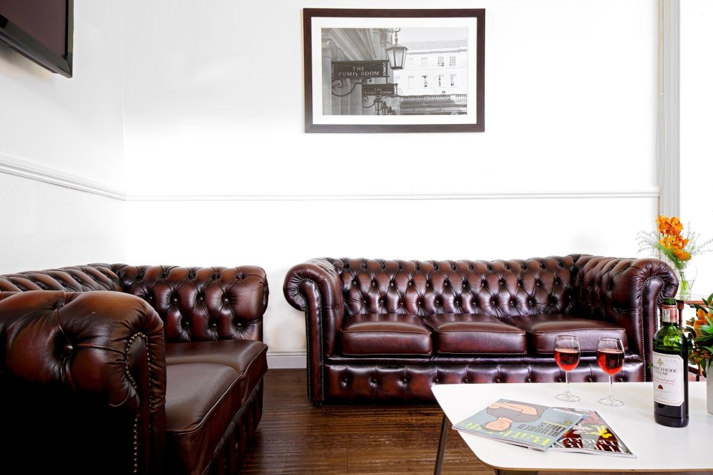 Фото The Bird, Bath