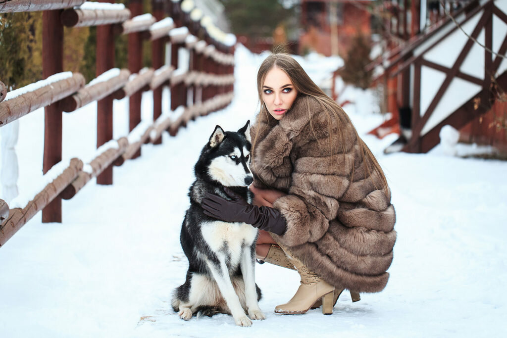Девушка в шубе фото Panorama: Lama de Luxe furs, fur and leather shop, Sochi, Kurortniy Avenue, 50/2