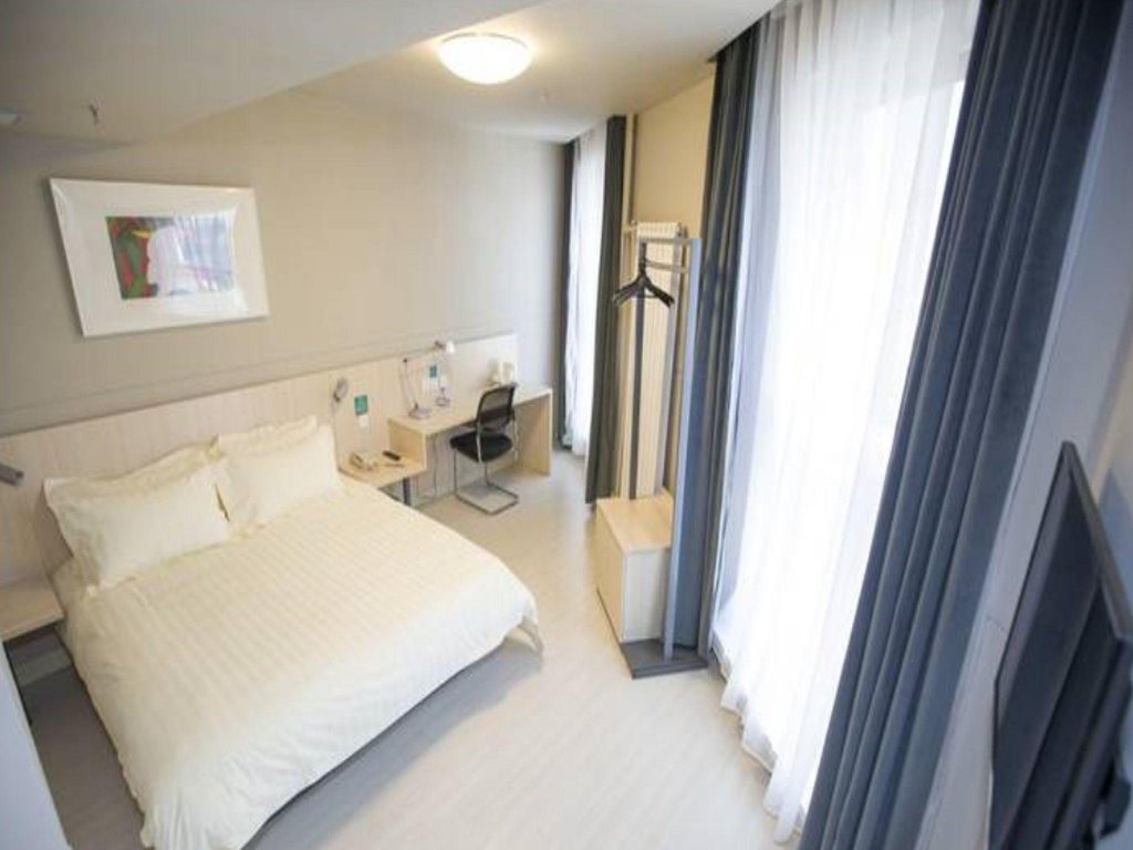 Фото Jinjiang Inn Wuhai Joy City