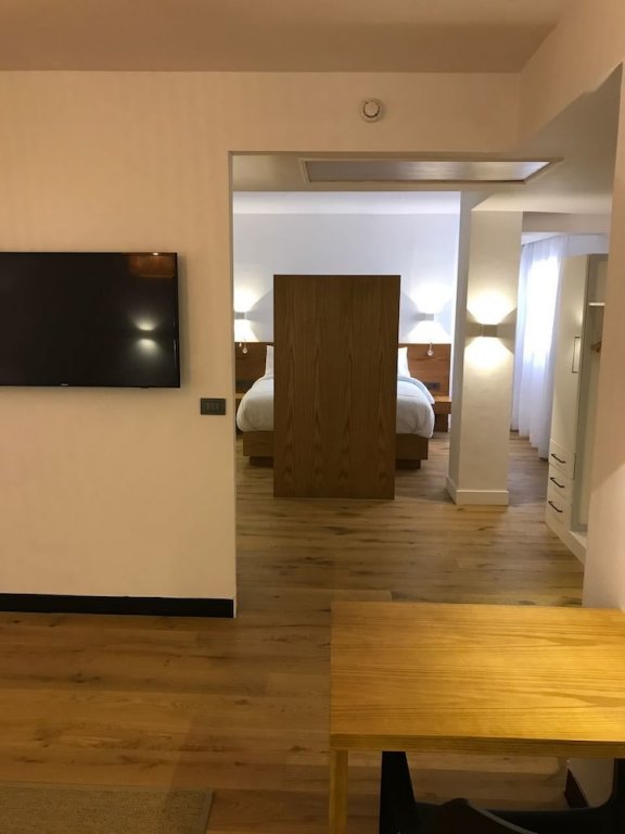 Фото New President Hotel