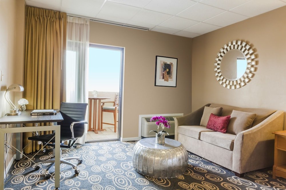 Фото Regency Miami Airport