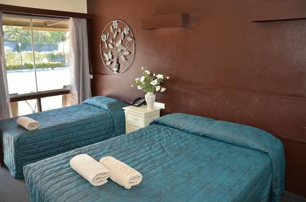 Hotel Warwick Motor Inn, Warwick, photo