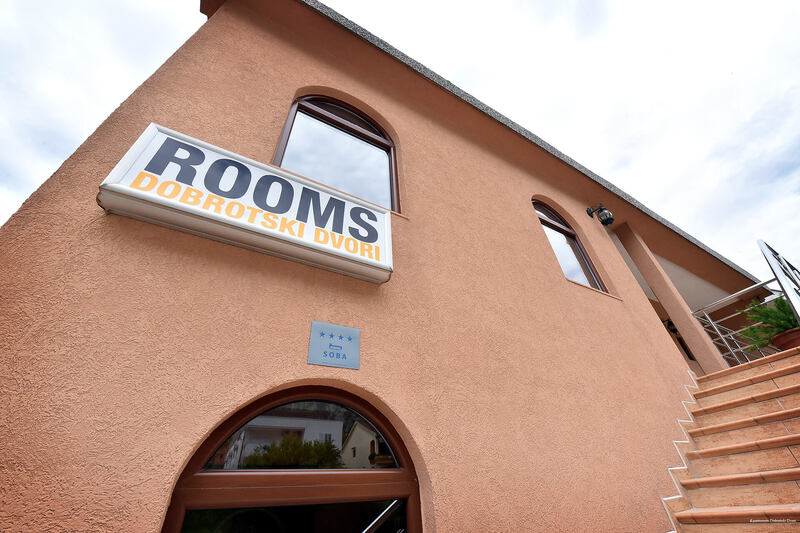 Фото Apartments Dobrotski Dvori